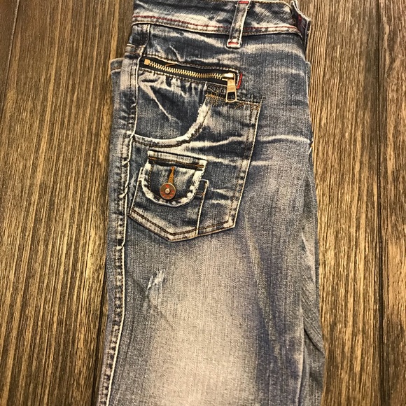 Jeans - Picture 2 of 4